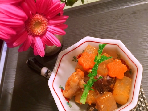 鶏手羽トロ肉と根菜の韓国風コチュジャン煮